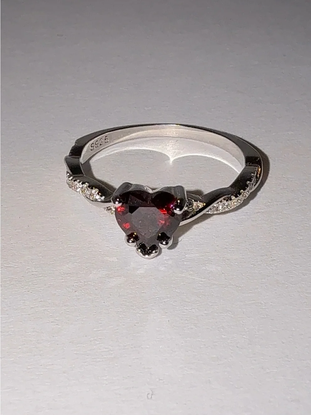 S925 Sterling Silver Red Heart CZ Twisted Band Ring Size 6